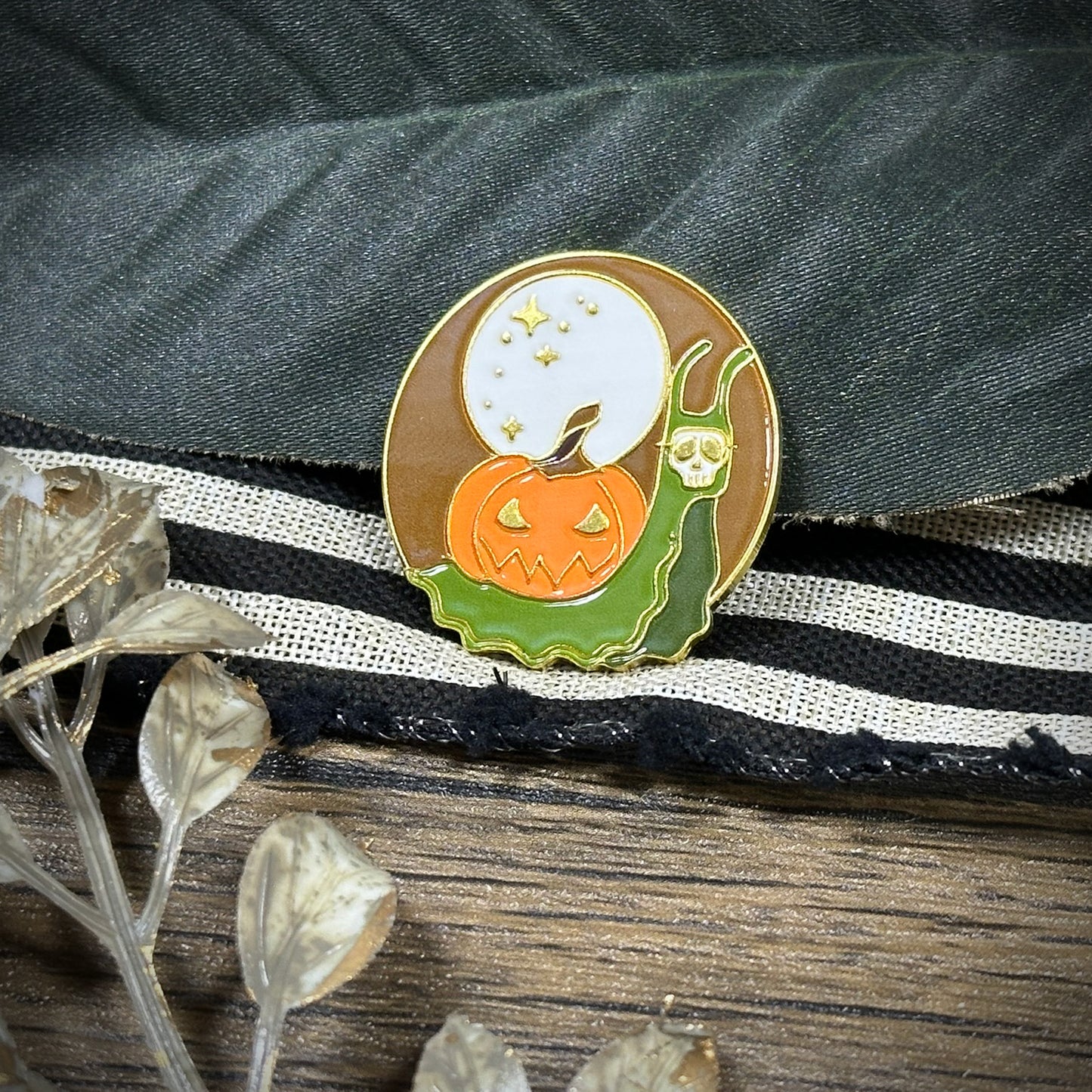 Halloween Snail Needleminder