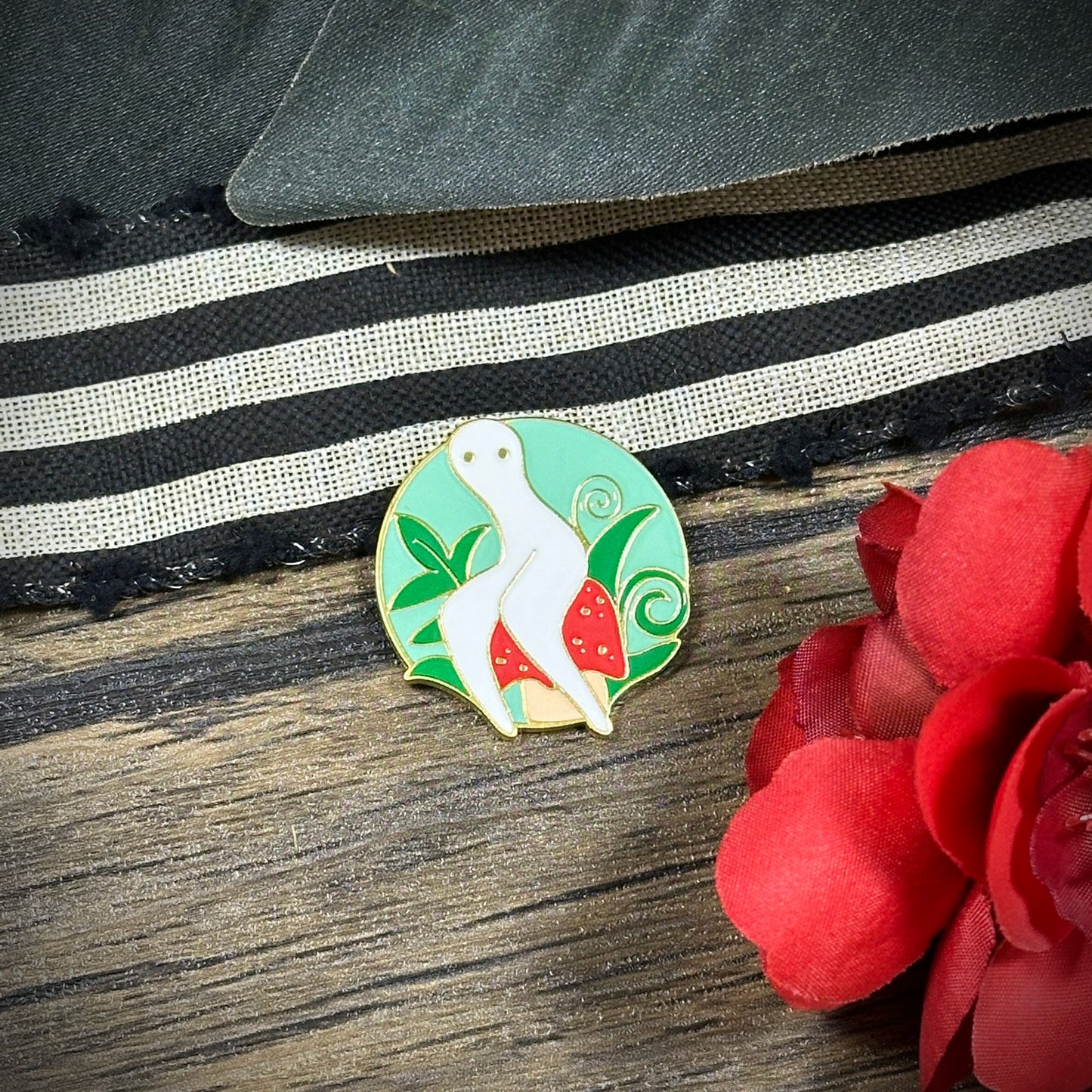 Nightcrawler Needleminder